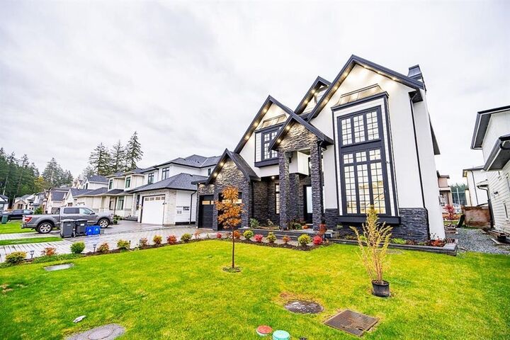 Photo de la propriété:  19718 33 Avenue  BC V3A 0N9 