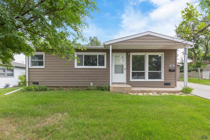 Property Photo: 1055 E Ohio SD 57701
