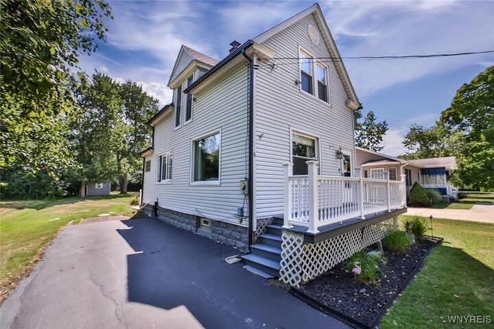 Property Photo:  1496 Cox Road  NY 14072 