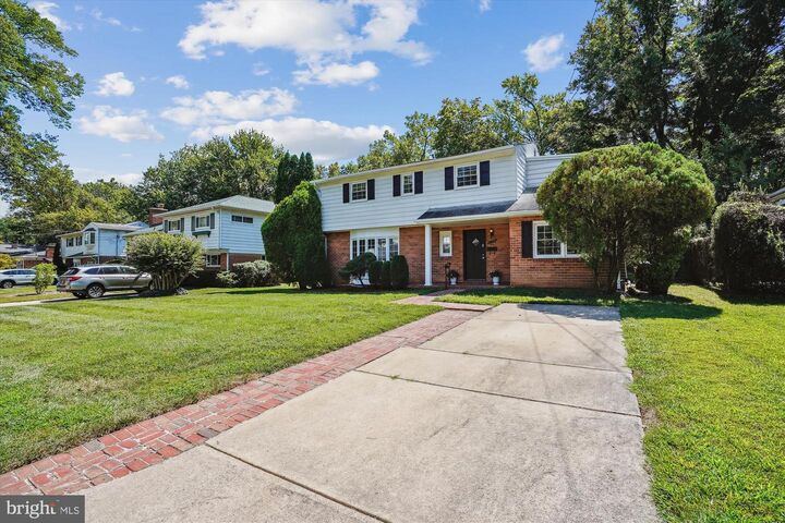 Property Photo: 6224 Rockhurst Road MD 20817