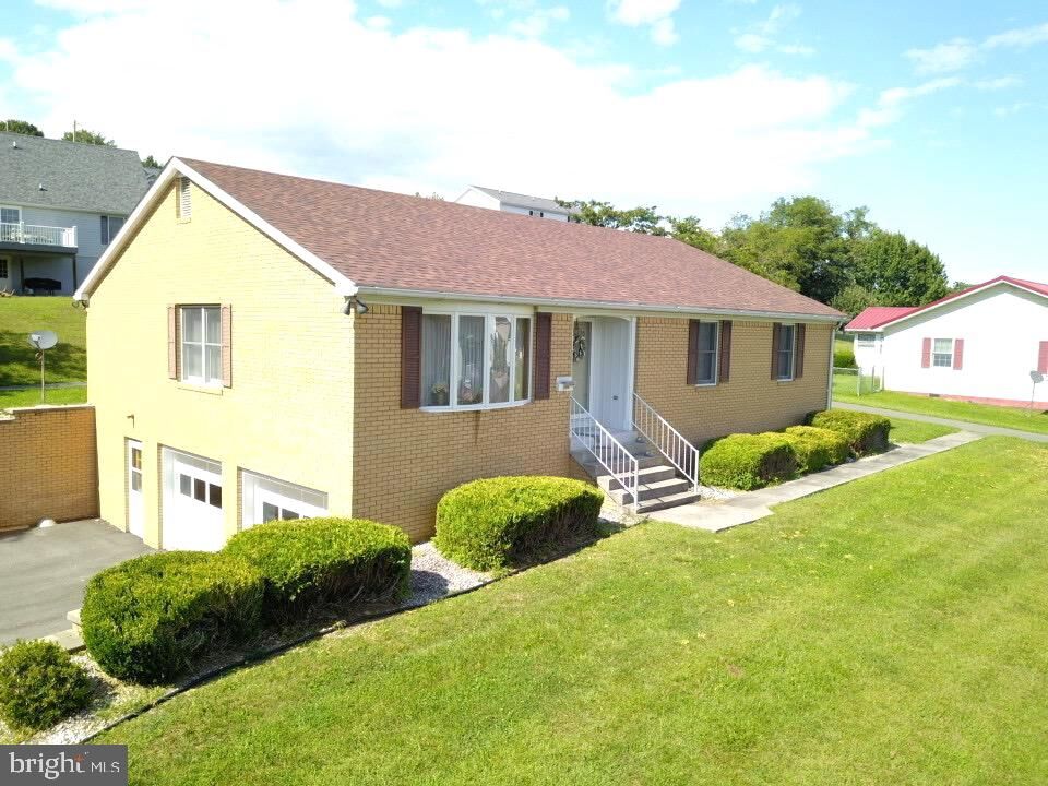 Property Photo:  1580 Beacon Street  WV 26726 