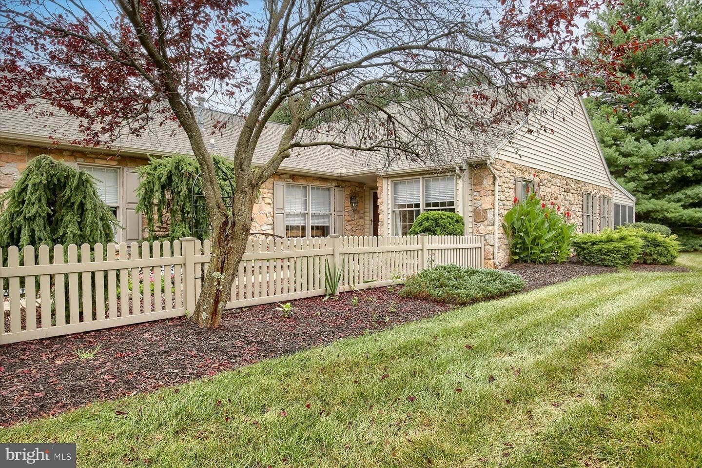 Property Photo: 551 Farmhouse Lane PA 17036