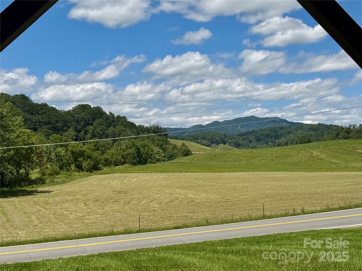 Property Photo: 1170 Ratcliff Cove Road NC 28786