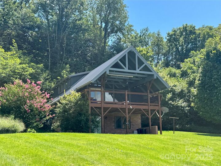 Property Photo:  1170 Ratcliff Cove Road  NC 28786 