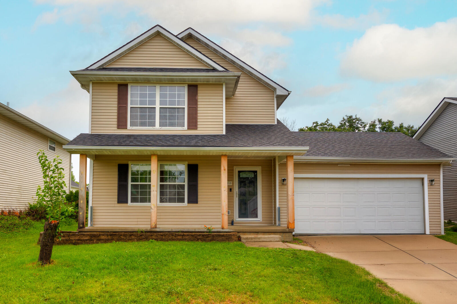 Property Photo: 3213 SW Townpark Circle IA 50023