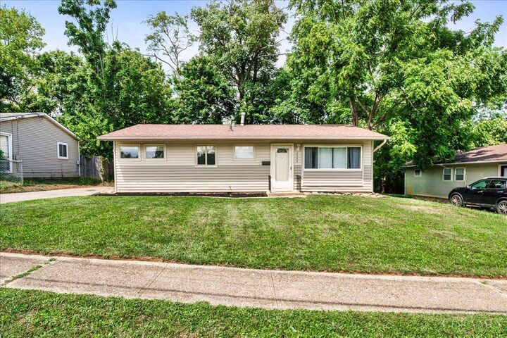 2592 Wenning Road  Cincinnati OH 45231 photo