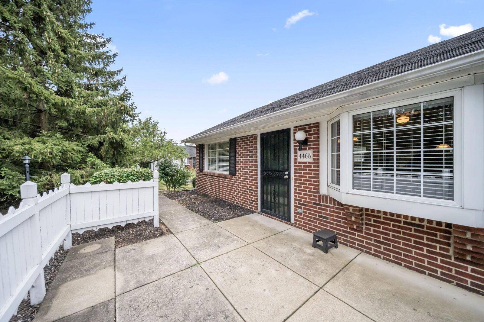 Property Photo: 4468 Harrods Street OH 43125