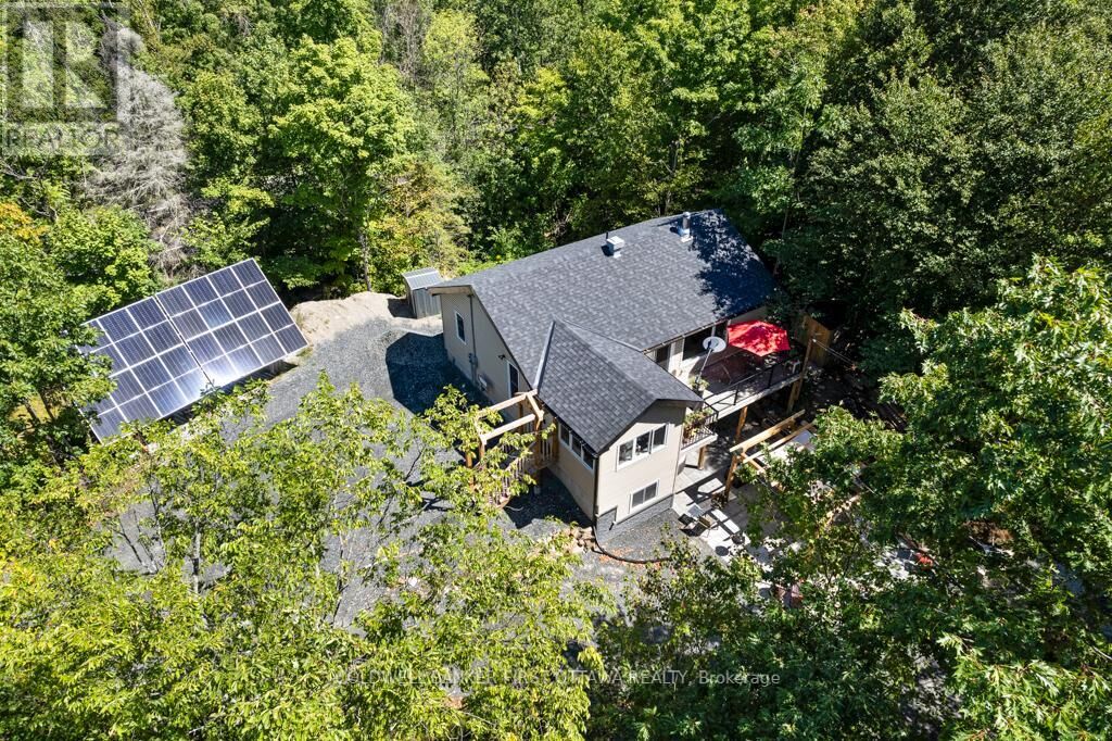 Property Photo: 4031 Bolingbroke Road ON K0H 2B0