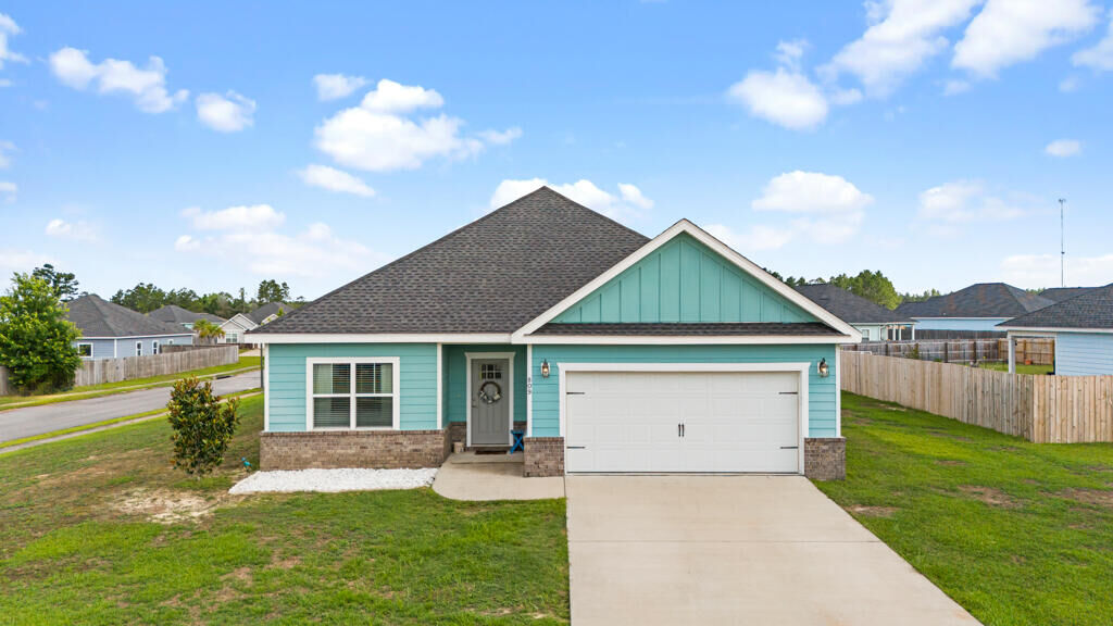 Property Photo: 809 Whispering Creek Avenue FL 32439