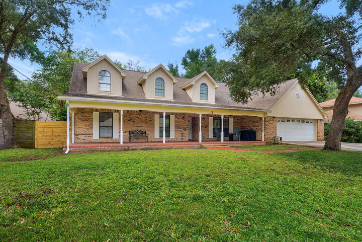 Property Photo: 5 Shady Lane FL 32569