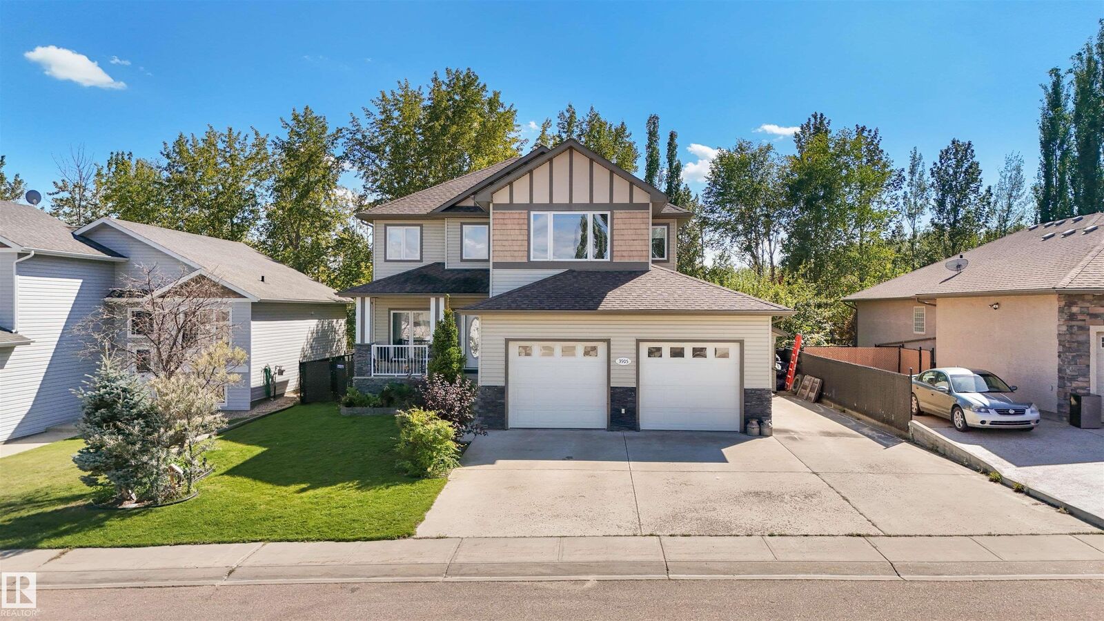 Property Photo: 3905 44A Avenue AB T7A 1V9