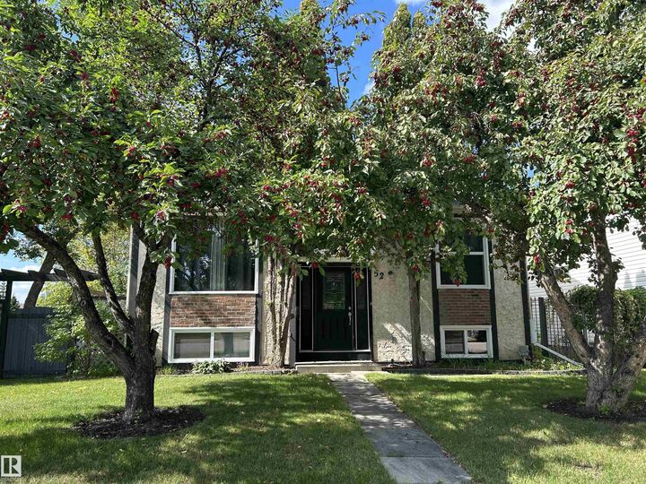 52 Greystone Drive  Spruce Grove AB T7X 1X2 photo