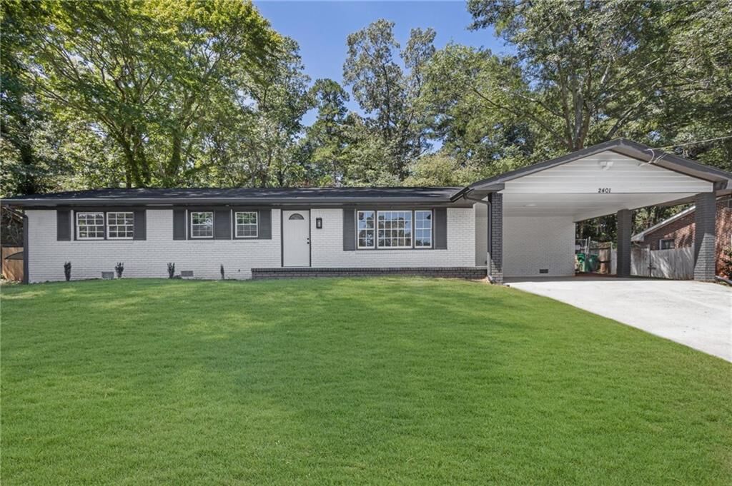 Property Photo:  2401 Winshire Drive  GA 30035 