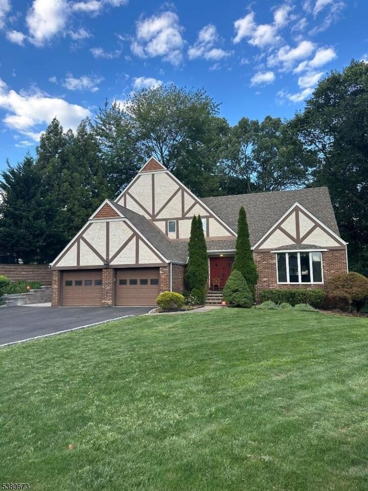 242 Juniper Way  Mountainside Boro NJ 07092 photo