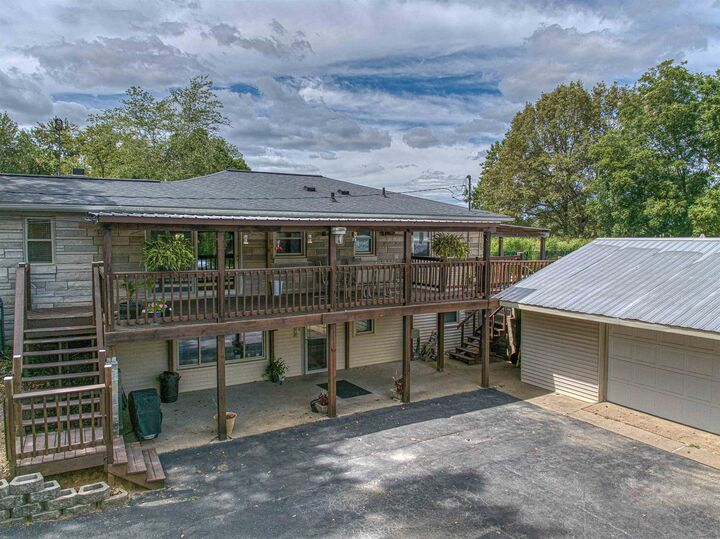 Property Photo: 9068 Fruit Lane KY 42420