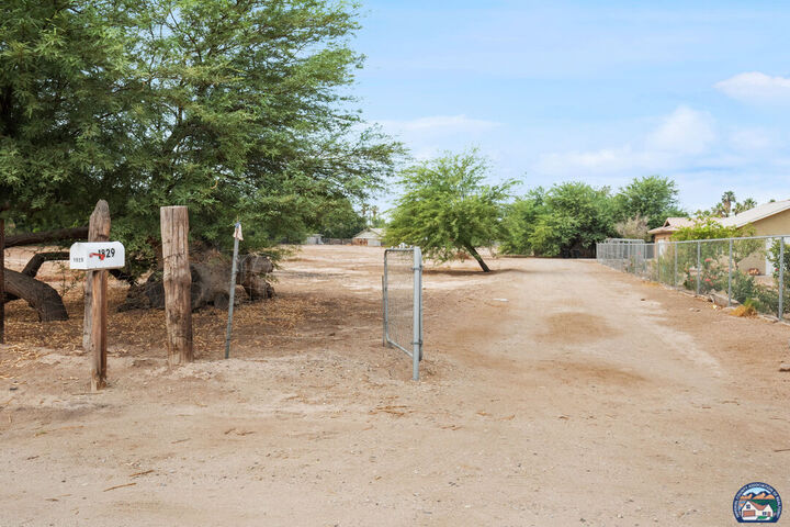 Property Photo: 1829 E Thiesen Rd CA 92250