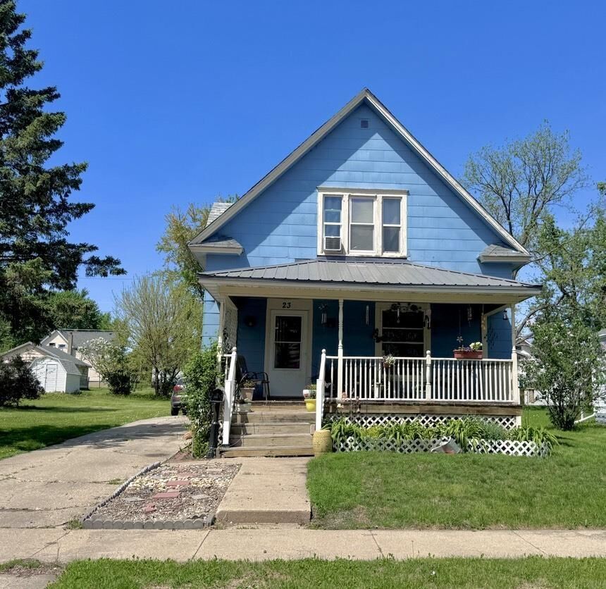 Property Photo: 23 4th St NW IA 50662