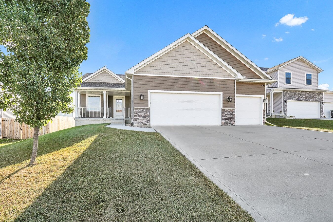 Property Photo: 2317 E 50th Street IA 50317