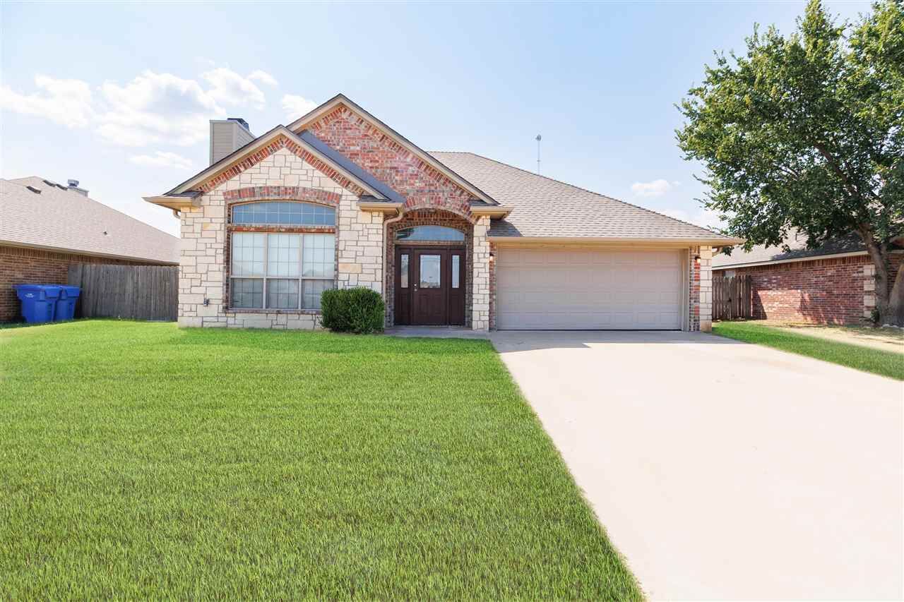 Property Photo:  404 N Mountain Meadow Dr  OK 73527 