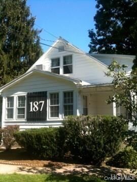 Property Photo: 187 W Clarkstown Road 5 NY 10956