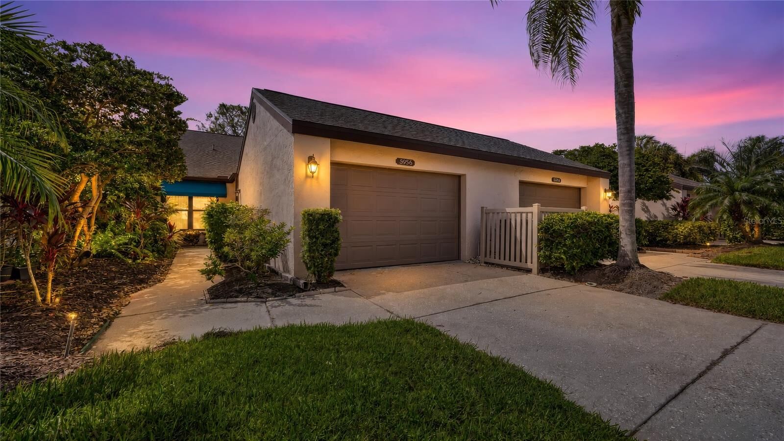 Property Photo: 5956 Clubside Drive 7651 FL 34243