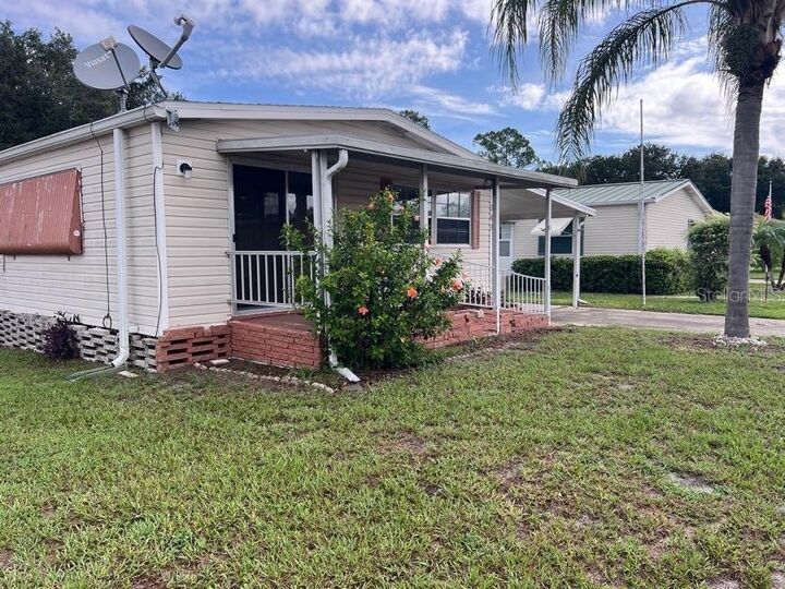 Property Photo: 347 Canal Court FL 33859