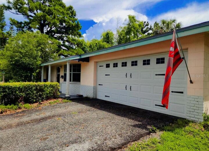 Property Photo: 1984 64th Avenue N FL 33702