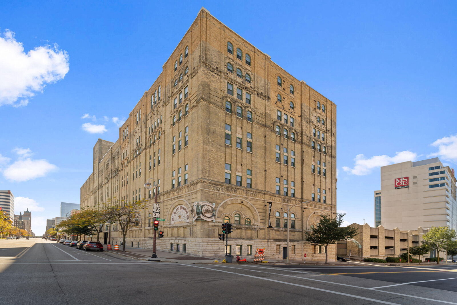 Property Photo: 270 E Highland Ave 1044 53202