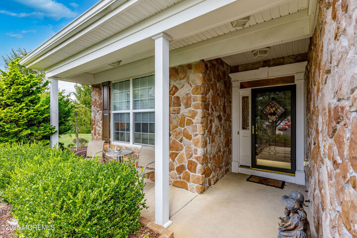 Property Photo: 7 Elmswell Court NJ 08527