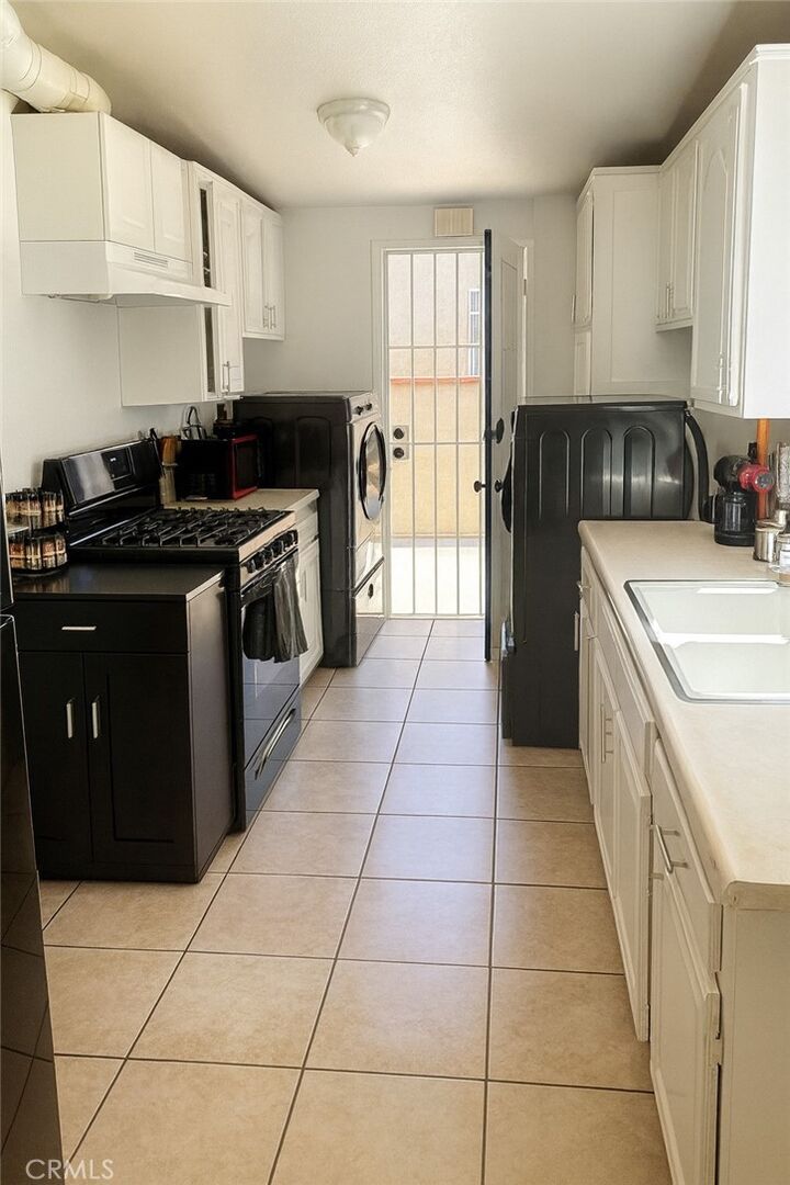 Property Photo: 44129 Carolside Avenue CA 93535