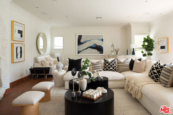 Property Photo:  1031 Cove Way  CA 90210 