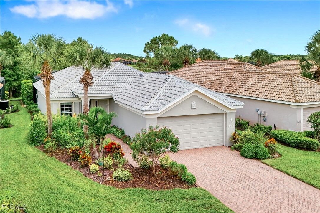 Property Photo: 10055 Oakhurst Way FL 33913