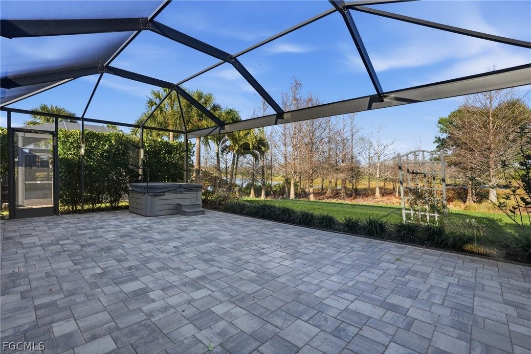 Property Photo: 10055 Oakhurst Way FL 33913