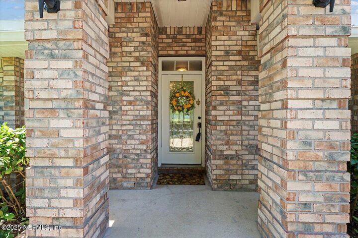 Property Photo: 3022 Hidden Oaks Drive FL 32068