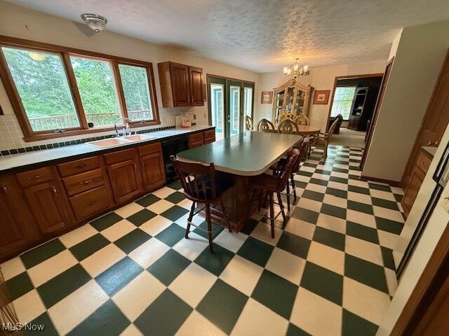 Property Photo: 428 Cherry Hill OH 44410