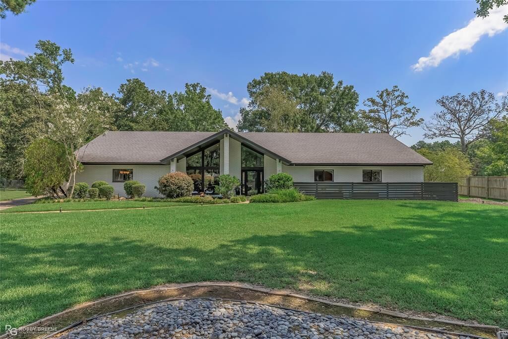 Property Photo: 1044 Bauxhall Circle LA 71106