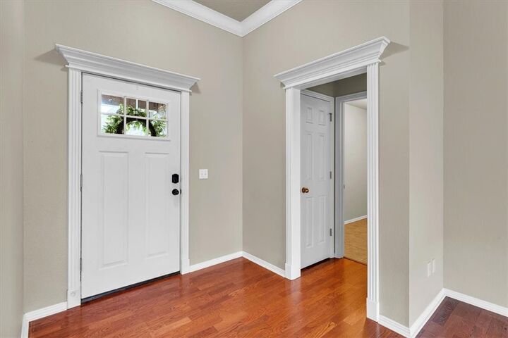 Property Photo: 1568 N Oakhaven Place AR 72704