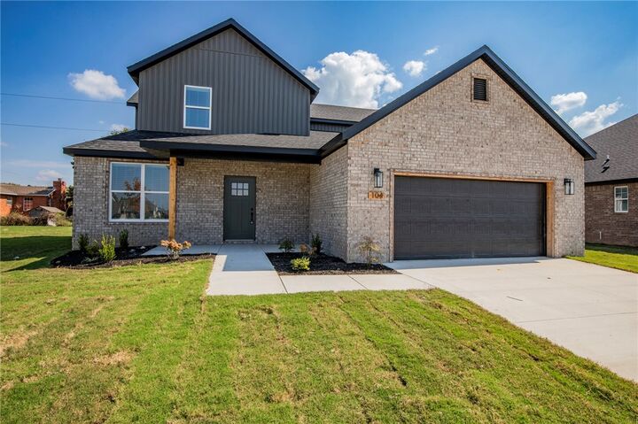 Property Photo: 104 White Oak Street AR 72734