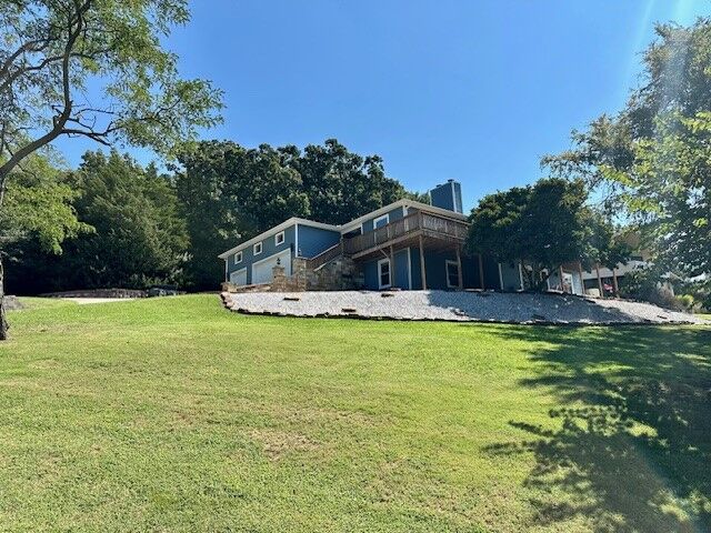 Property Photo: 2841 E Hyland Park Road AR 72701