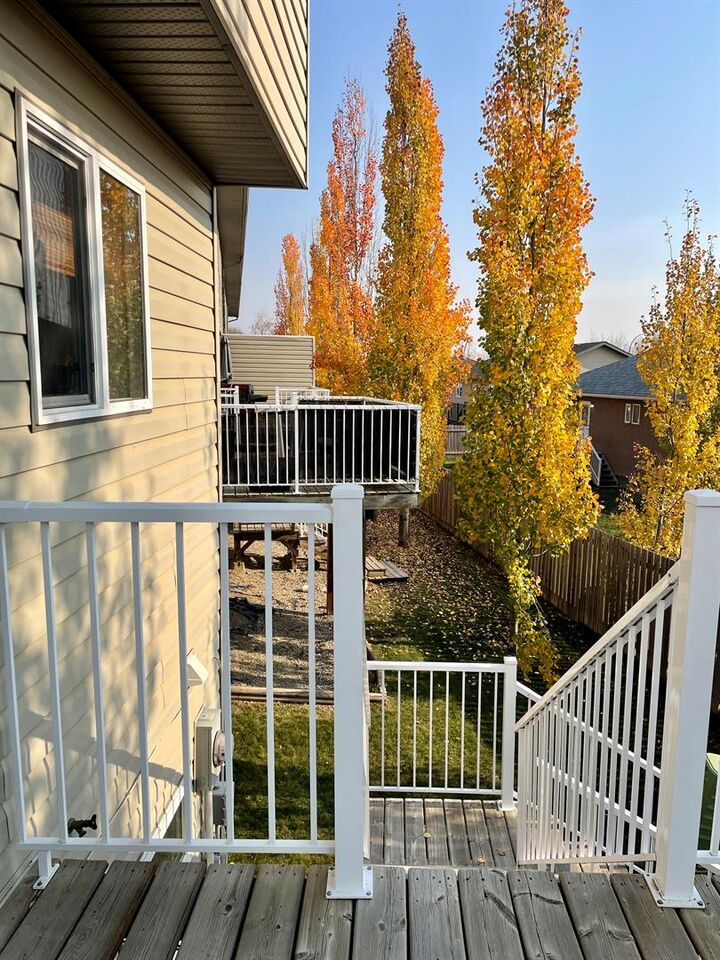 Property Photo:  1616 41 Street 8  AB T7E 0A5 