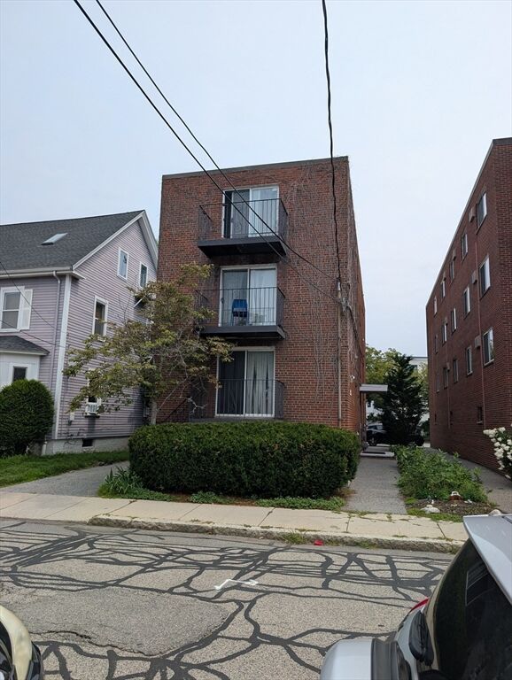 Property Photo:  33 Homer Ave 7  MA 02138 