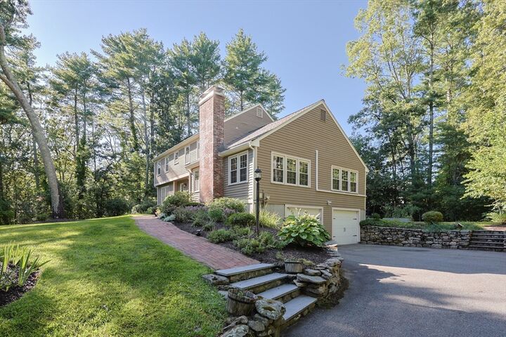 Property Photo: 16 Meadowbrook Circle MA 01776
