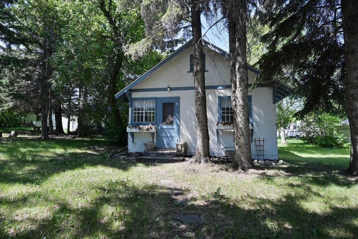 Property Photo: 4738 50 Street E AB T4S 1G8
