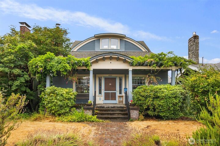 4321  Densmore Avenue N  Seattle WA 98103 photo