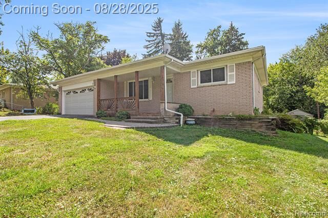 4910 Clarkston Road  Independence Twp MI 48348 photo