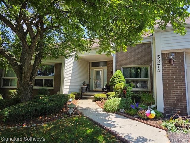 Property Photo: 5274 Simpson Lake Road MI 48323