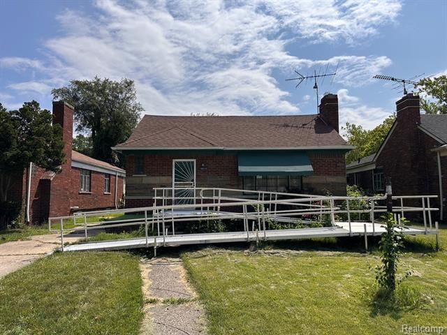 Property Photo: 18010 Marlowe Street MI 48235