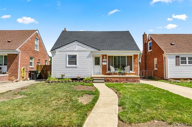 10045 Ruth Avenue  Allen Park MI 48101 photo