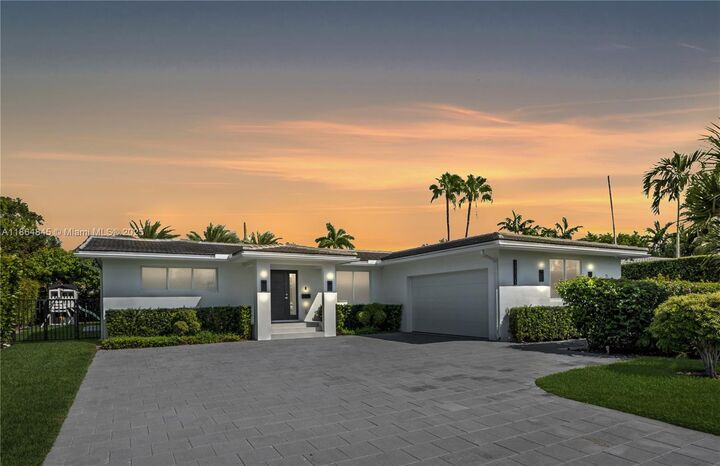11675 NE 20th Dr  North Miami FL 33181 photo