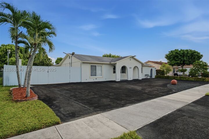 Property Photo: 6553 SW 148th Pl FL 33193